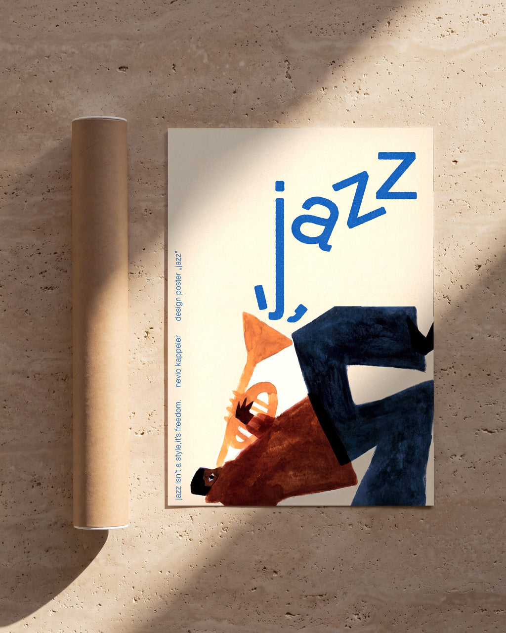 Plakat Jazz obok tekturowej tuby wysyłkowej