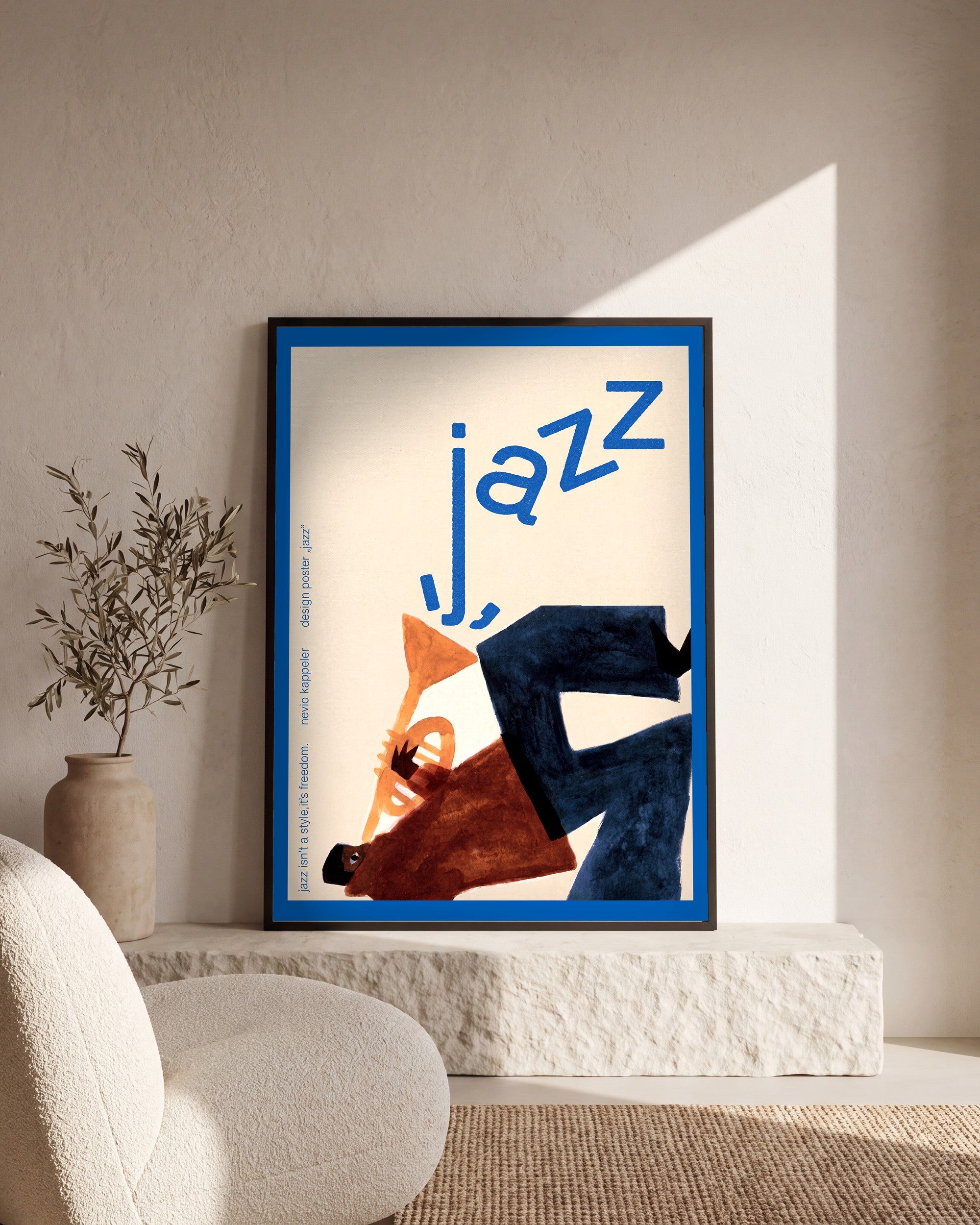 Plakat Jazz w błękicie w salonie, na kamiennym cokole